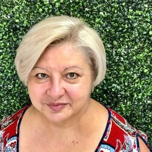 Meet your Posher, Lourdes